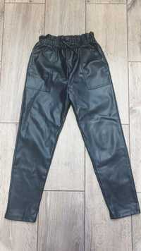 Pantaloni imitatie piele fetita,firma Mayoral,marime 12 ani, 30 lei