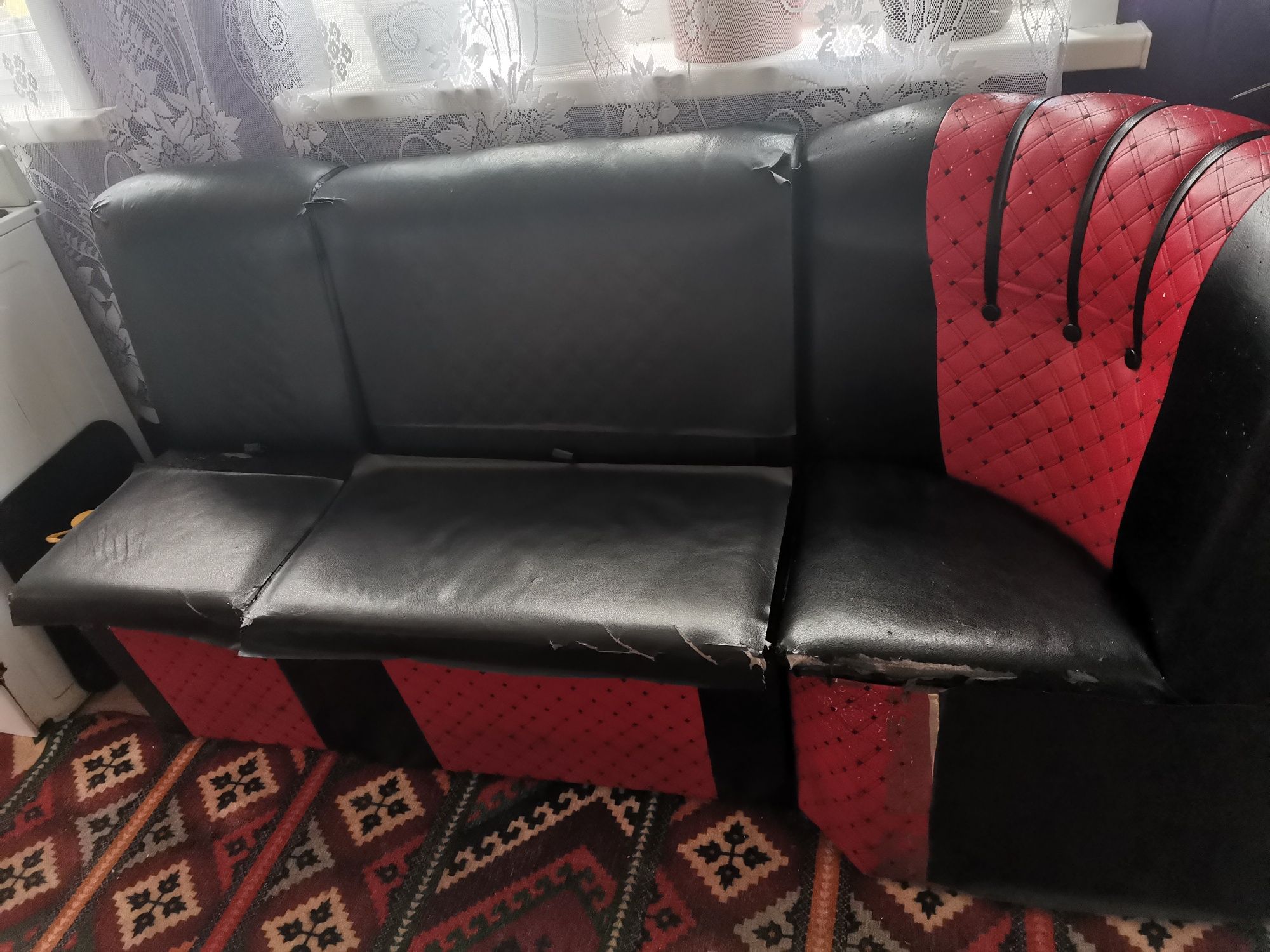 Продам кухонный диван