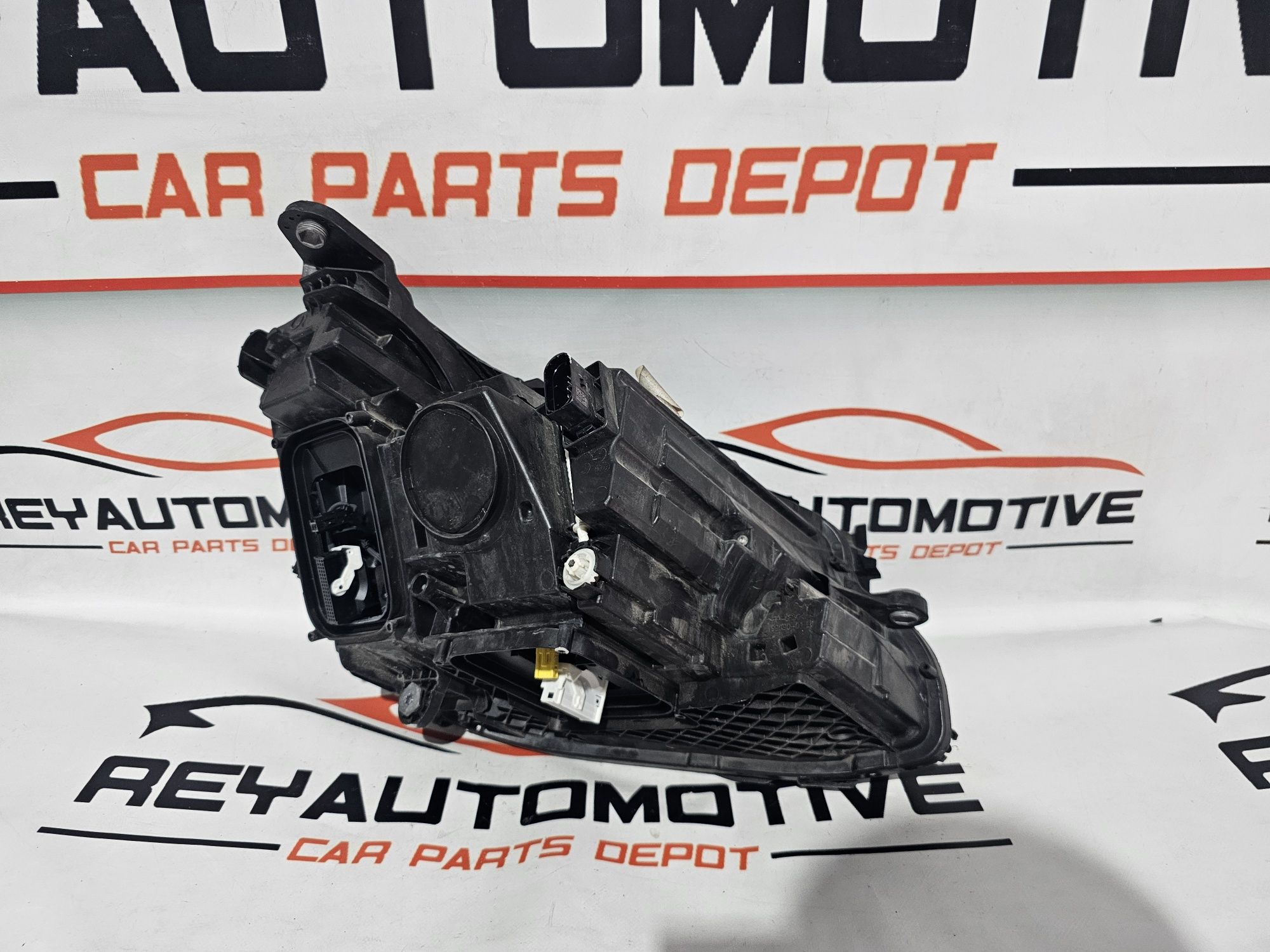 Far stanga multibeam Mercedes E Class W213 cod A2139069506 avariat