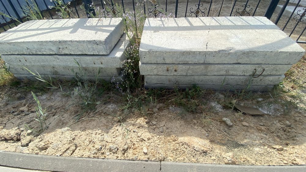 Бетонные плиты 8 штук 1 штука 25000тг состояние хорошие доставка нету