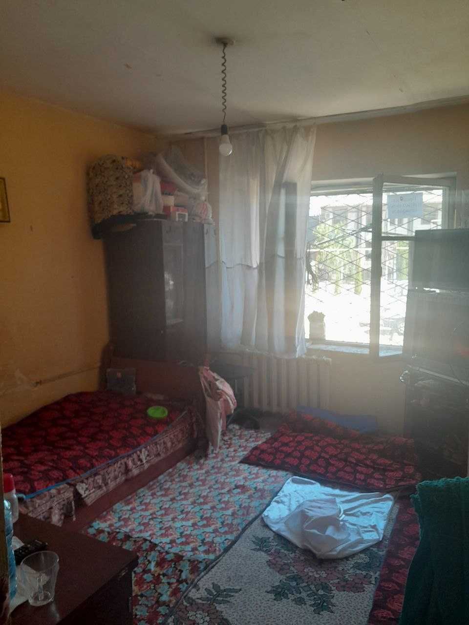 Продается своя квартира 1/1/5 без ремонта