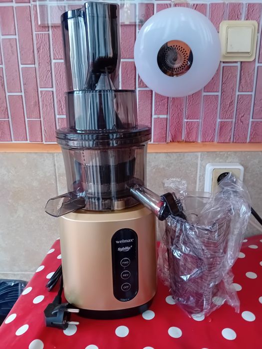 Продавам нова  сокоизстисквачка