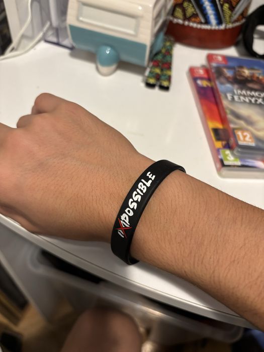 Могивираща гривна от гума