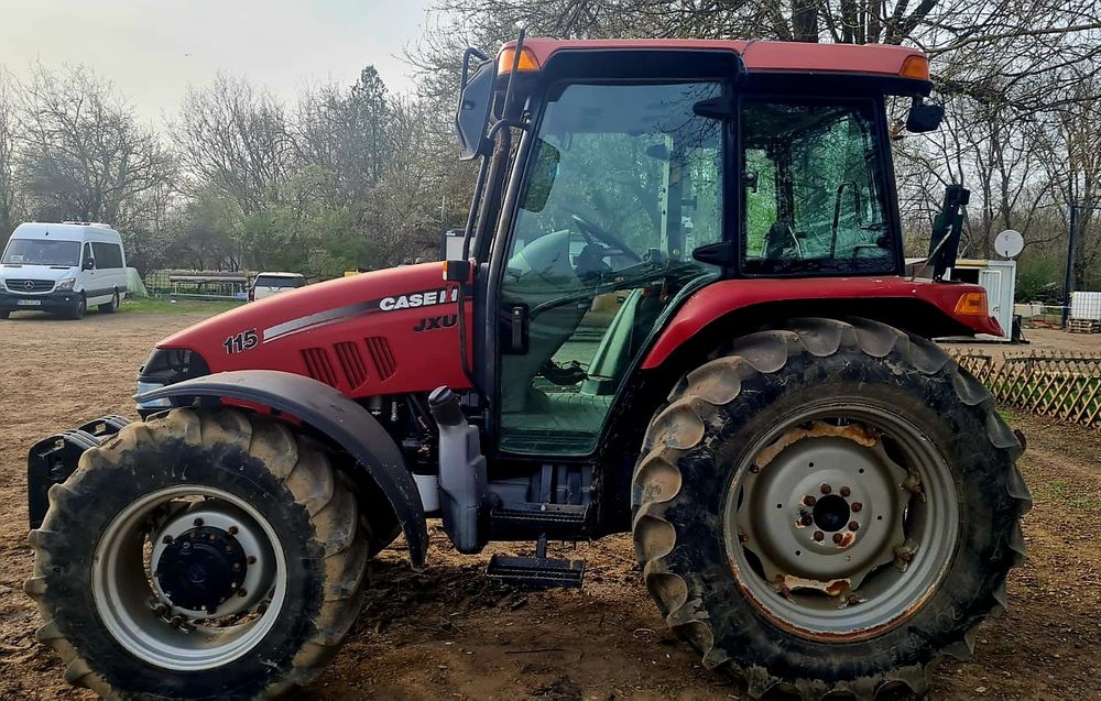 Tractor CASE IH JXU 115