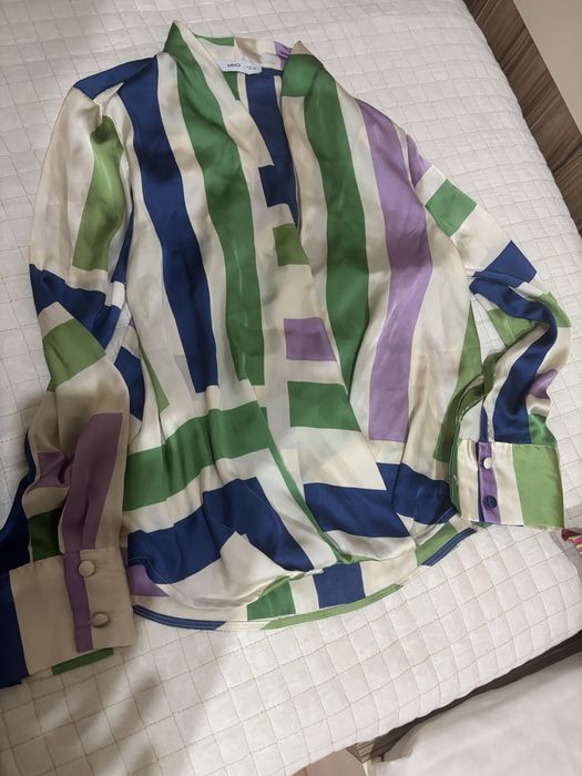 Сатенена блуза на Mango