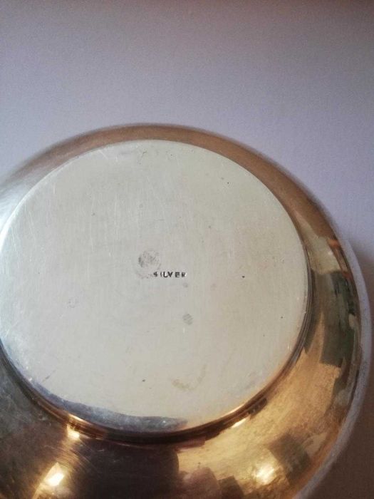 Vand castronele decorative din argint