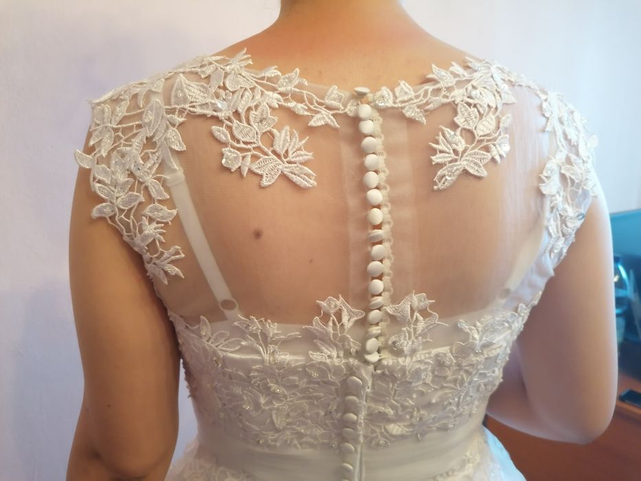 Rochie de mireasa alba scurtă midi mărimea M-L 38-40