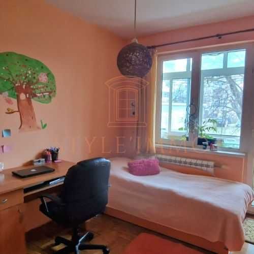 Продава се Тристаен апартамент в Разград, Васил Левски - 101 кв.м за 1436 €/кв.м - Снимка #3
