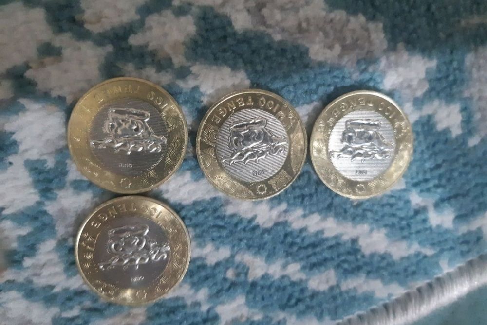Продам коллекционные монеты 100₸ 12 штук разные.