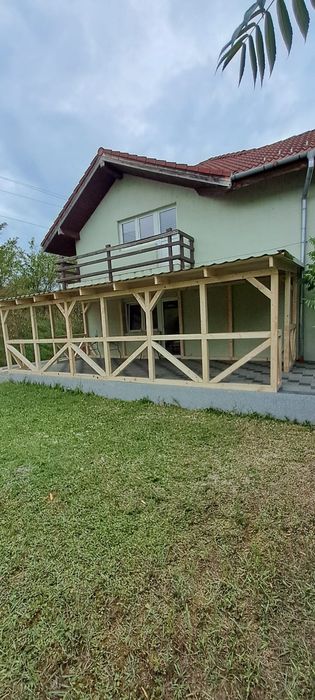 Vindem căsuțe din lemn tip A,