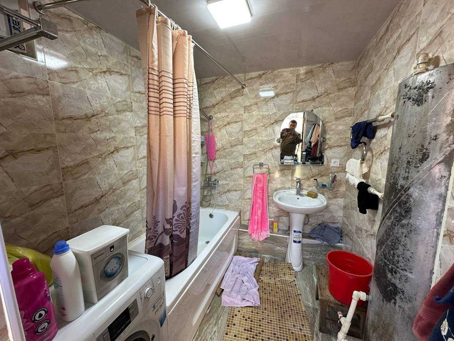 СРОЧНО !! Продаётся участок в Яшнабаде 3 соток 6 комнат