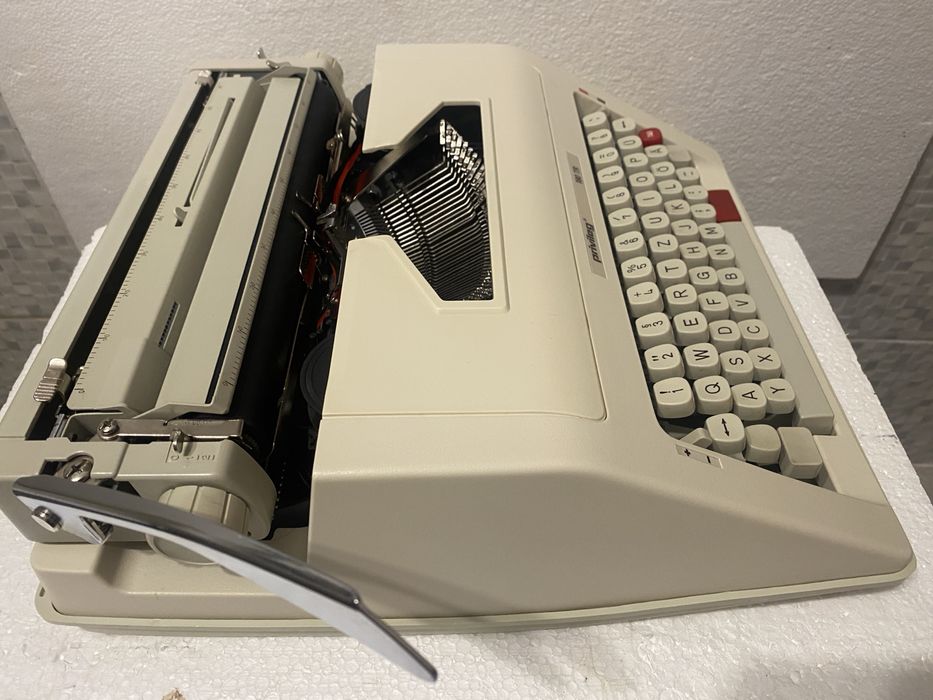Masina de scris privileg 180TR