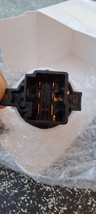 Vand contact  nou Ford Ranger-Mazda B2500-BT 50