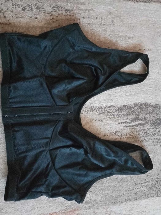 Bustiera cu închidere frontală mărimea XL - XXL