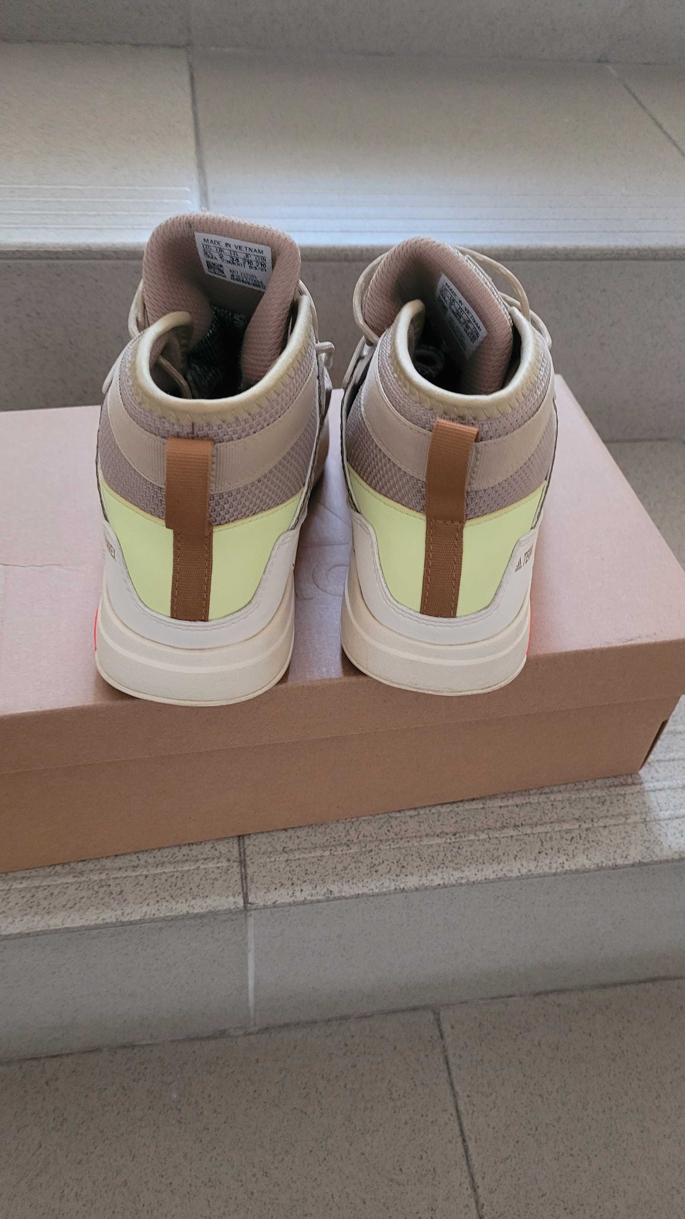 Детски оригинални  спортни маратонки Adidas Terrex