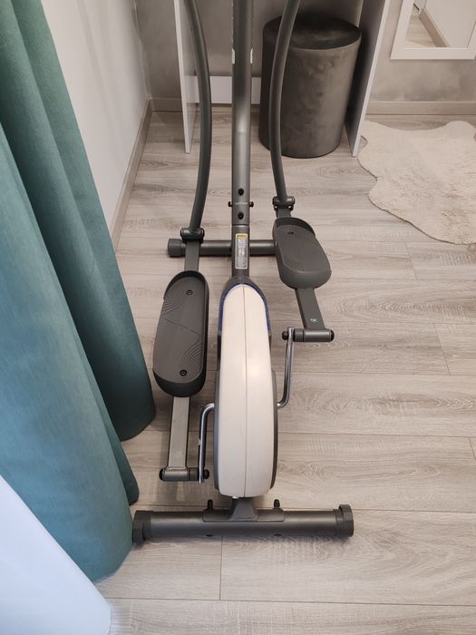 Vând bicicleta eliptica domyos ve430