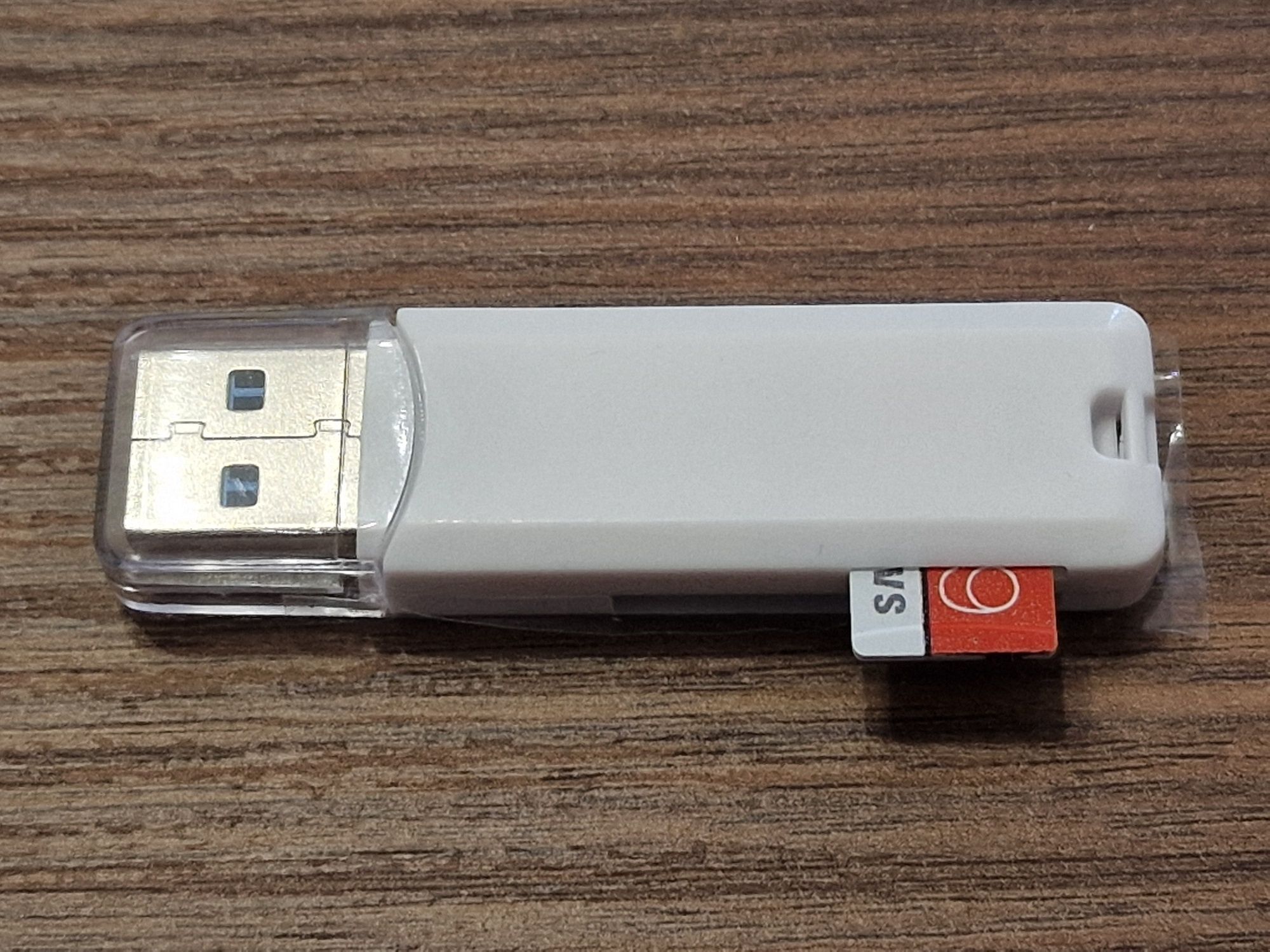 Card reader USB 3.0 четец за карти SD MicroSD