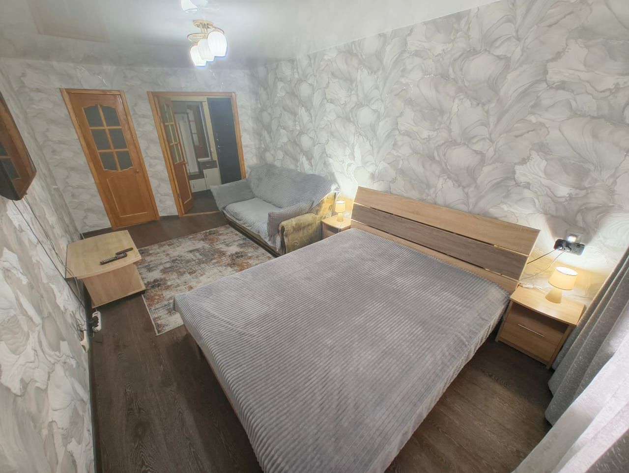 1.5 в центре посуточно по ул.Ауэзова в районе Императора