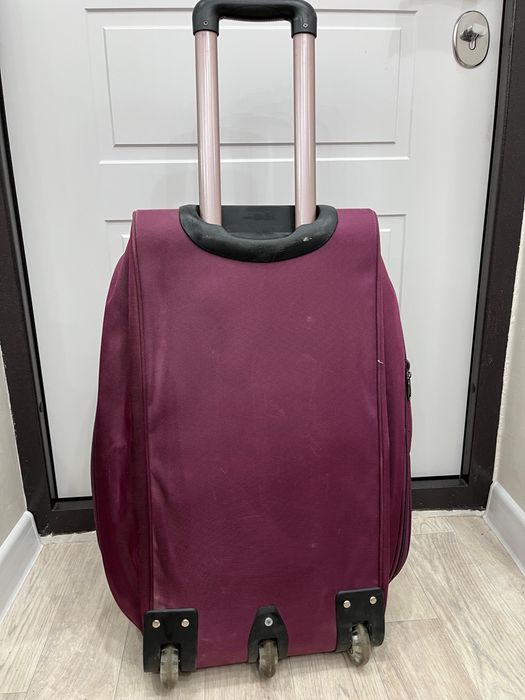 Дорожная сумка вместительная на трёх колёсиках качественная новая