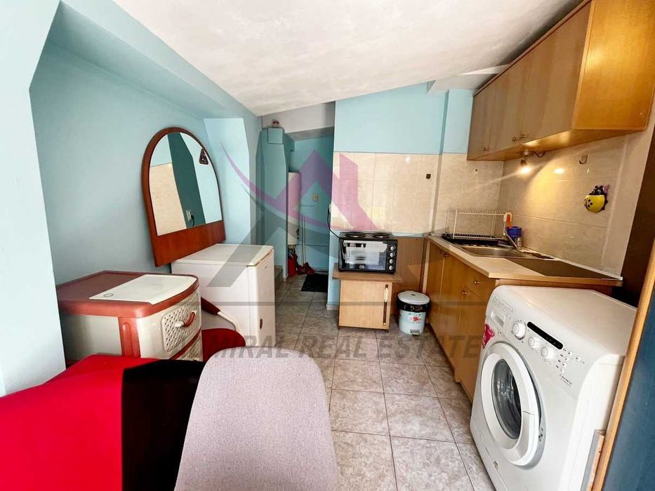 Дава се под наем Двустаен апартамент в Варна, Цветен квартал - 55 кв.м за 368 € - Снимка #1