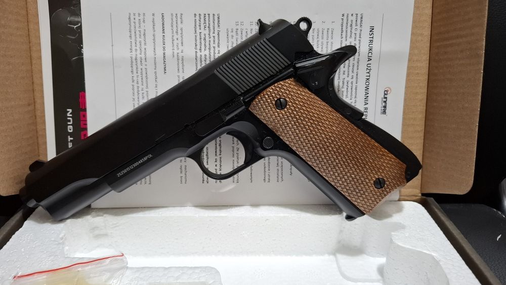 Replica airsoft Colt 1911  pe arc full metal.