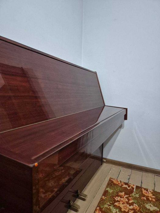 Продам Фортепиано Riga в отличном состоянии