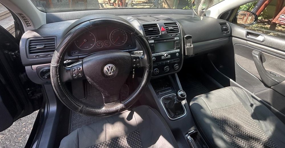 Volkswagen GOLF 5