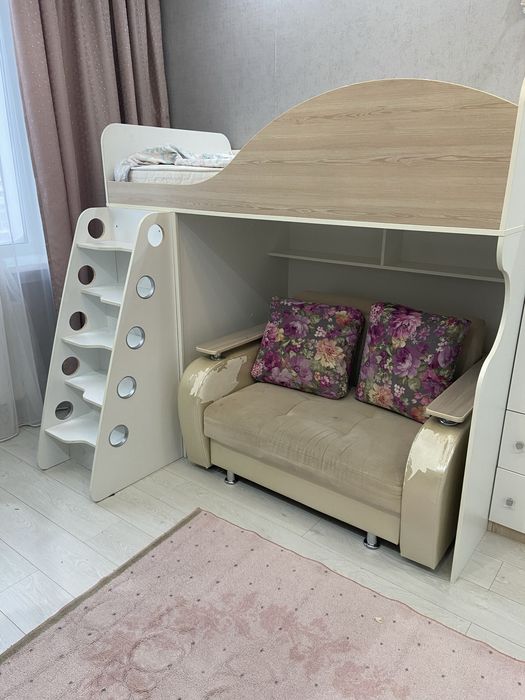 Двухярустный кровать