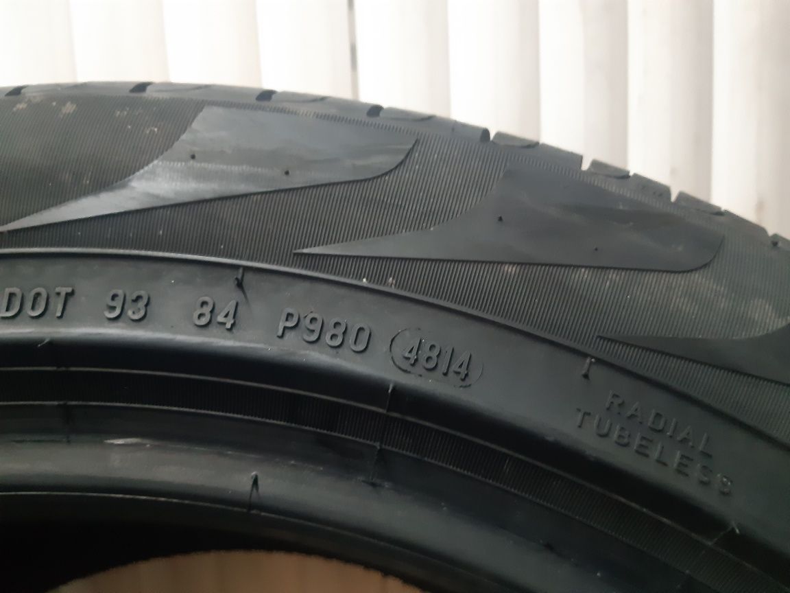 285/45/19 2×Pirelli runflat vara dot 4814    4,98 mm