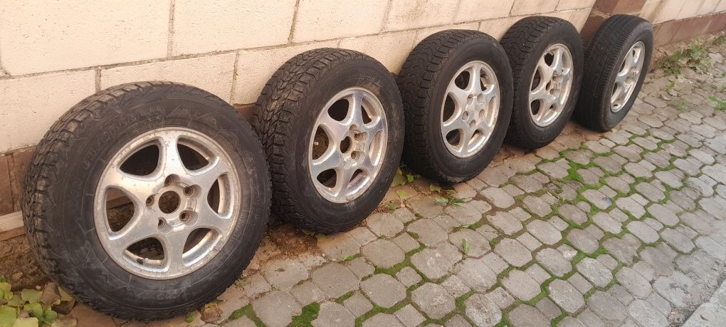 Продам зимние шины с дисками