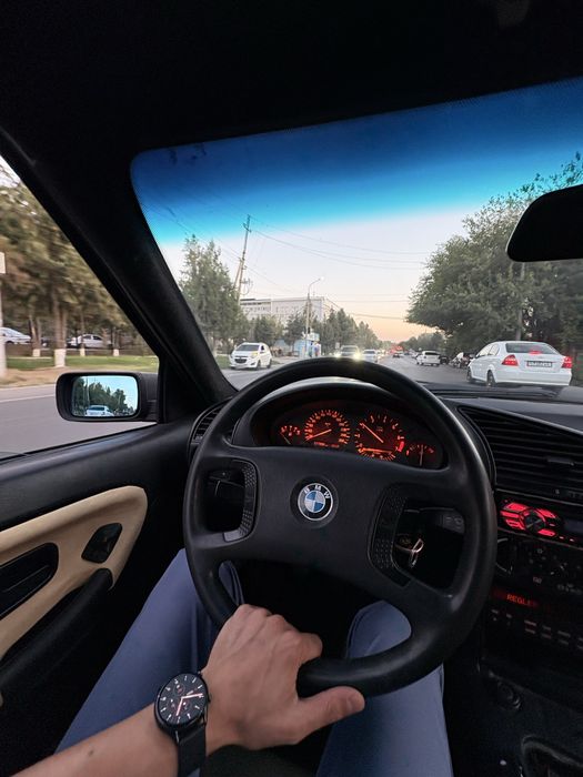 Bmw E36  320 Kabanchik Sotiladi