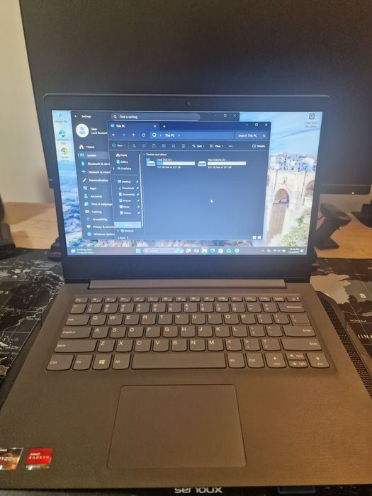 Laptop Lenovo V14 ADA