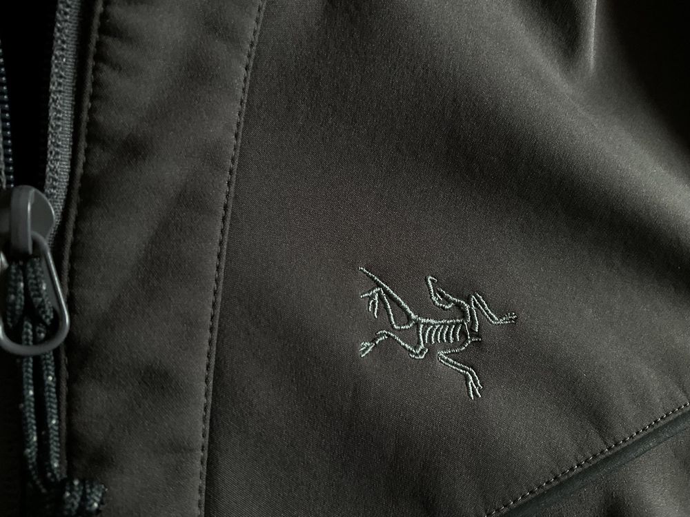 Geaca softshell Arcteryx impecabila