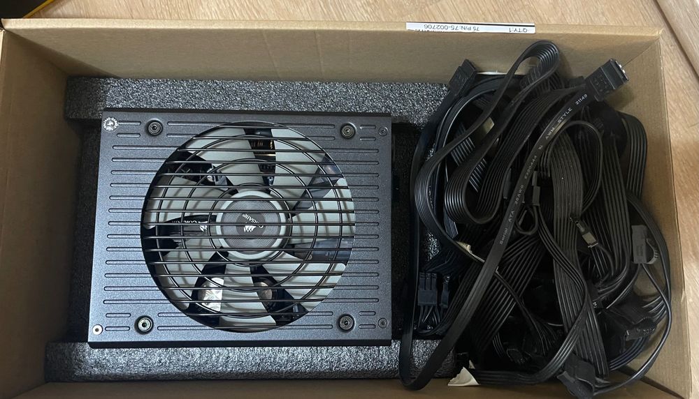 Захранване Corsair HX 1000