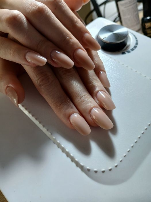 Unghii cu gel si oja semipermanenta