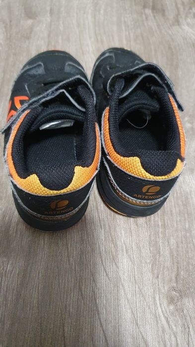 Adidasi artengo 30 marime.(18.5 interior)