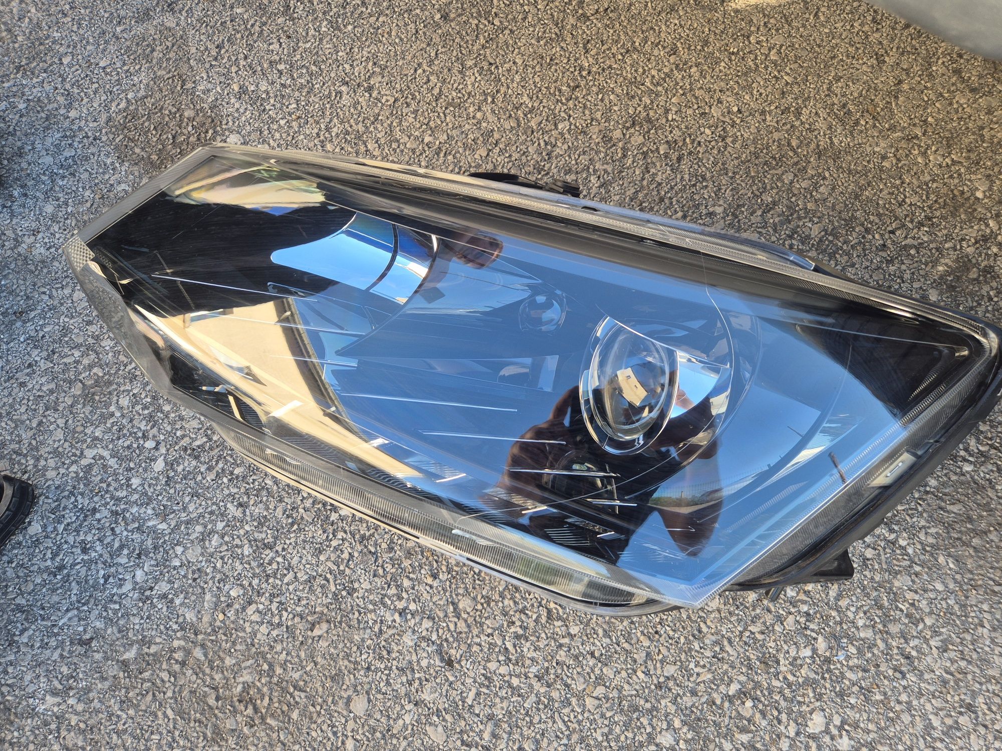 Ляв фар Шкода Фабия 3 фар Skoda Fabia