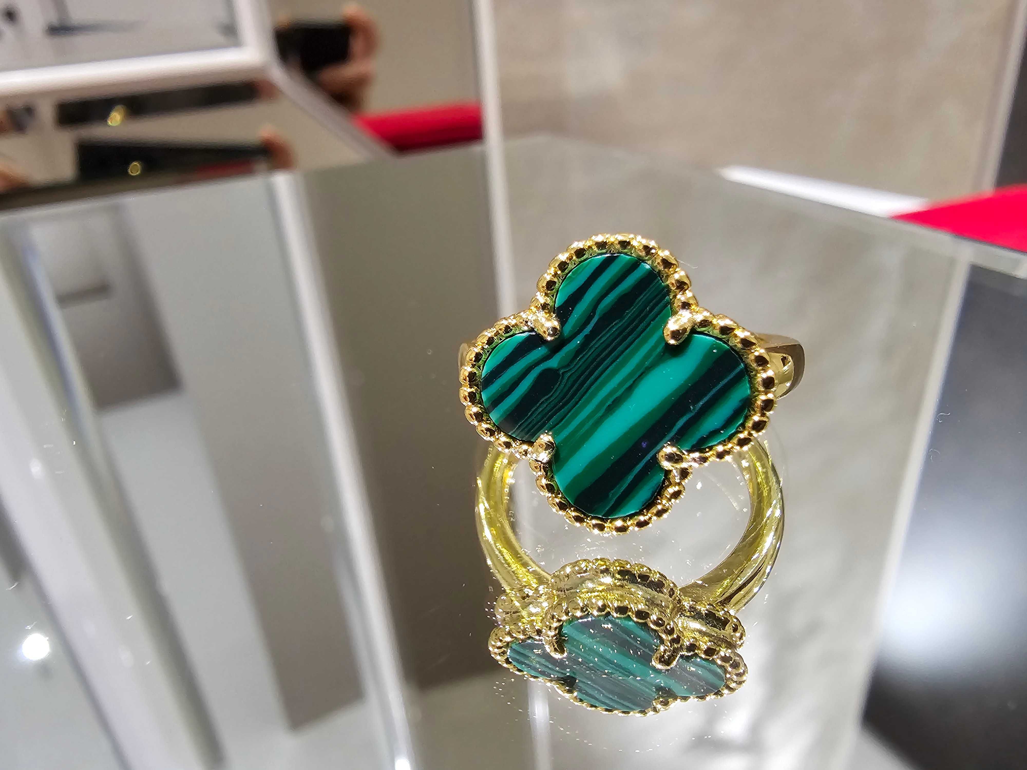 Van Cleef & Arpels VCA Gold Green Malachite Alhambra Дамски Пръстен