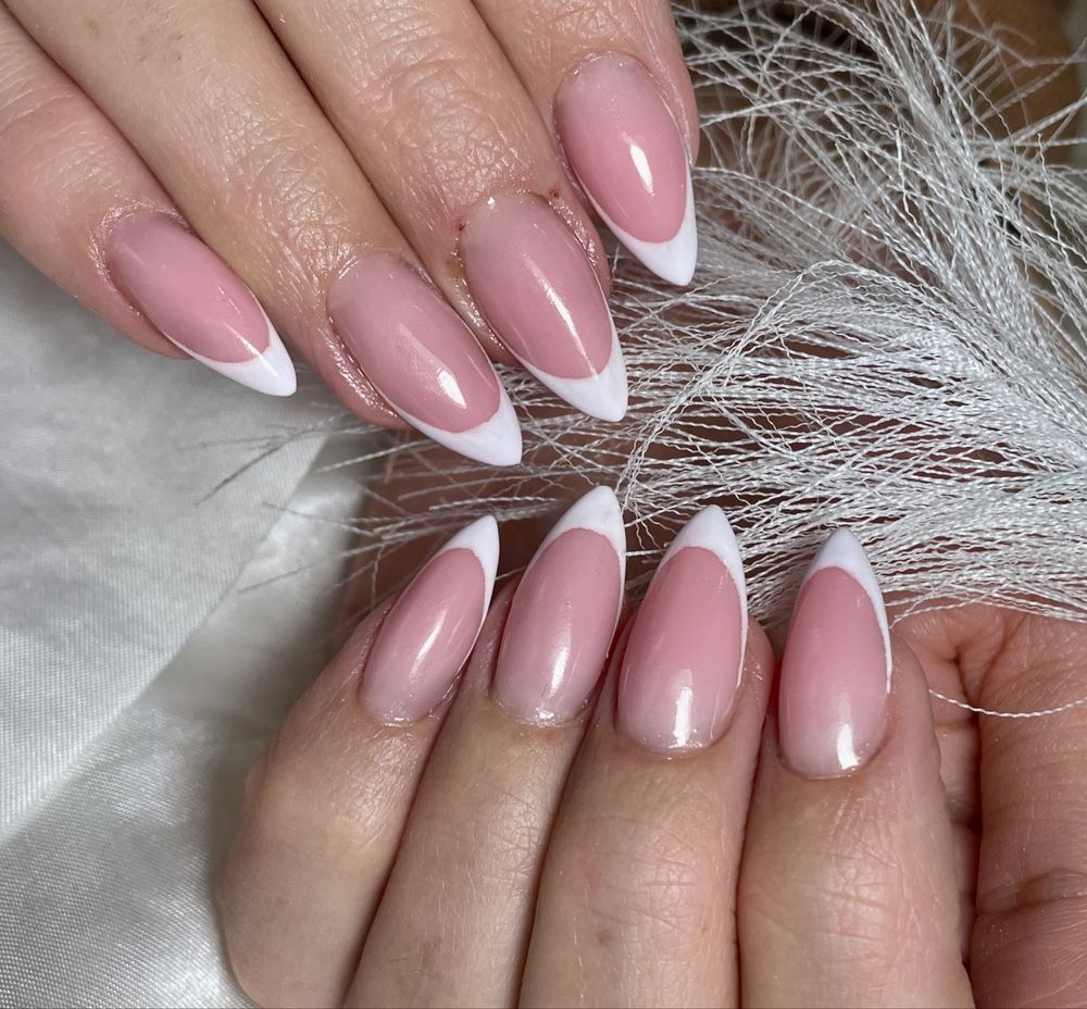 Unghii cu gel in zona micro 17