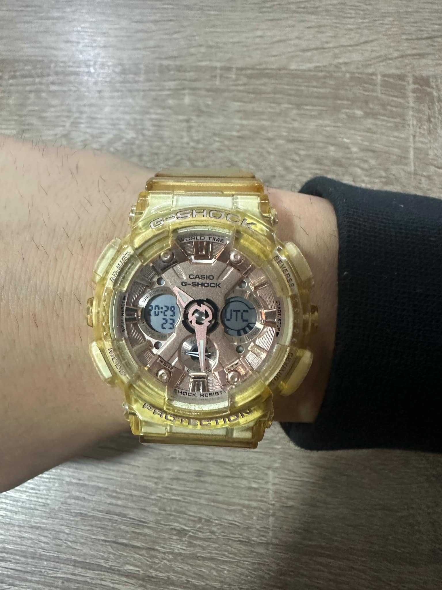 Продавам Часовник Casio G-SHOCK GMA-S120SR-7AER