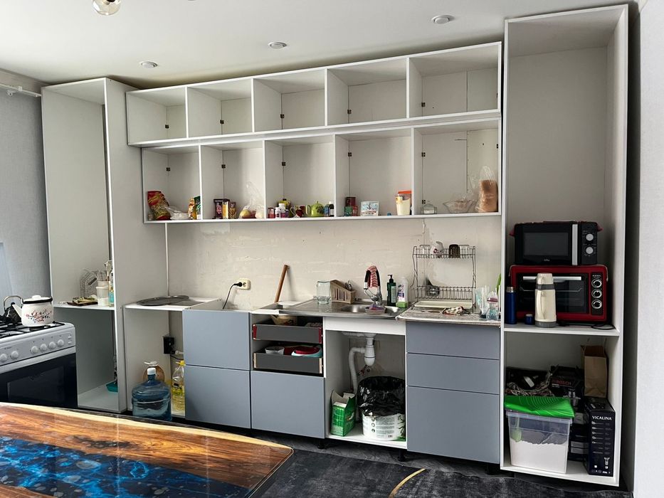 Продам кухню. Не доделанную. Кому нужно.