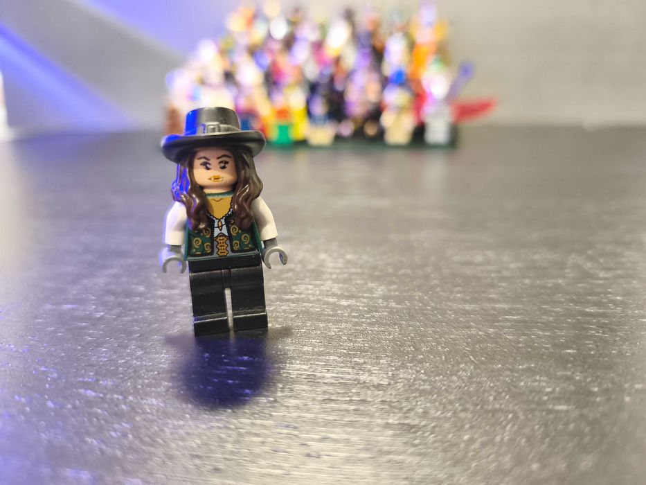 LEGO мини фигурки