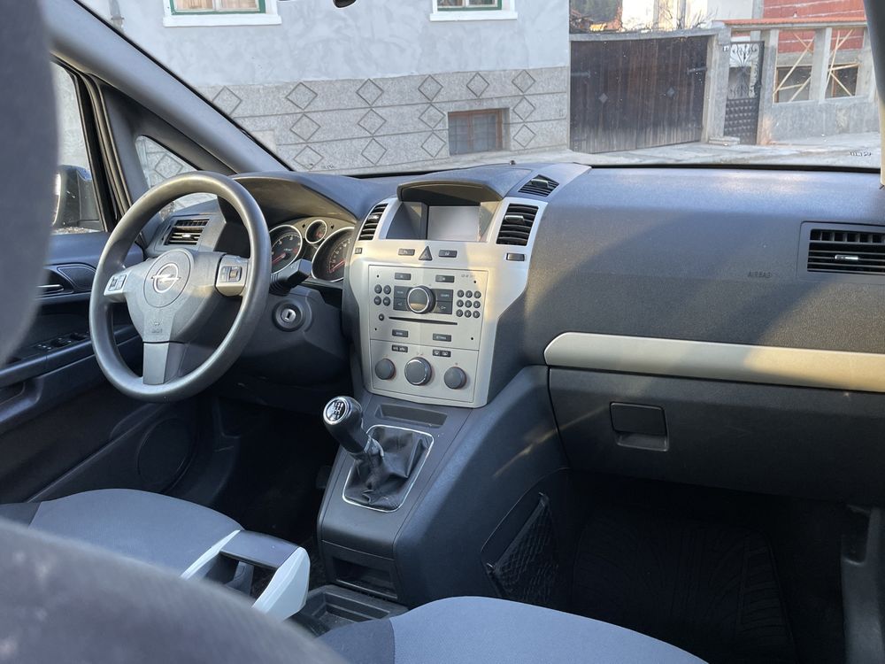 Opel Zafira 1.9CDTI 7места/6ск/Facelift/парктроник/климатроник