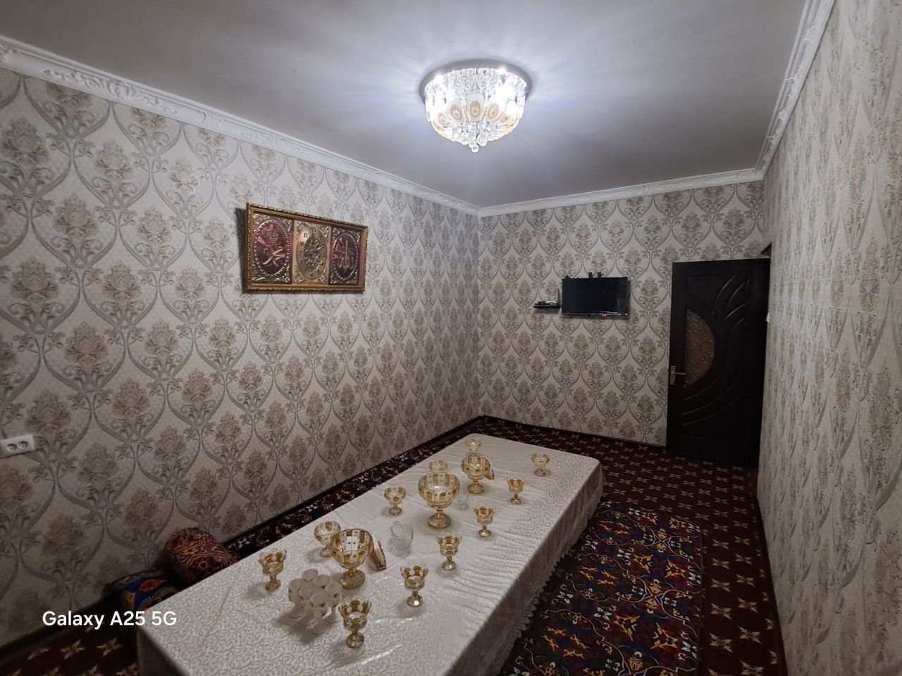 Чирчик шахар 9 мкр 65 уйдан 3 хонали квартира сотилади