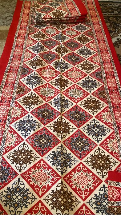 Сатин көрпе тыс . Без краски 1 шт 2500т есть 6 шт