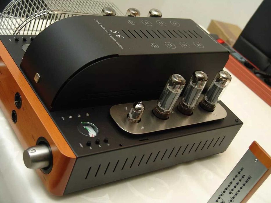 Unison Research S6 MKII Pure class A Single Ended Ultralinear 2x35W