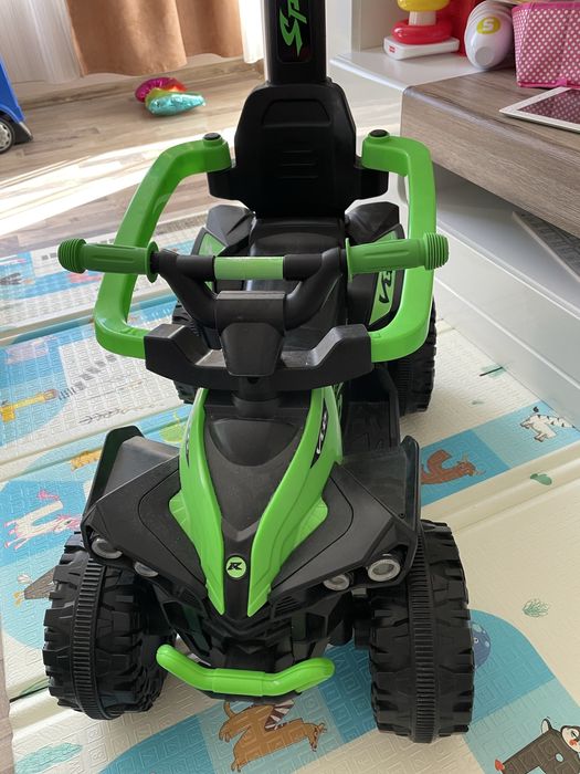 Бъги за бутане с мелодий и свтлини