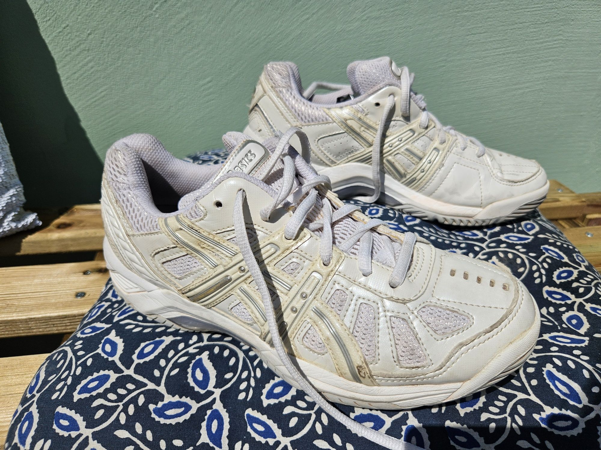 Asics оригинални кецове N38