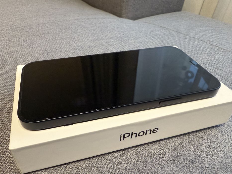 iPhone 12 64GB черен