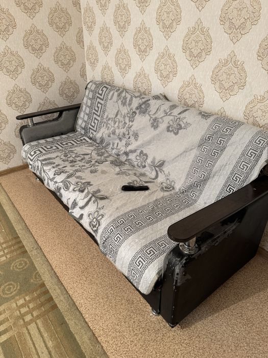 Продам диван небольшой